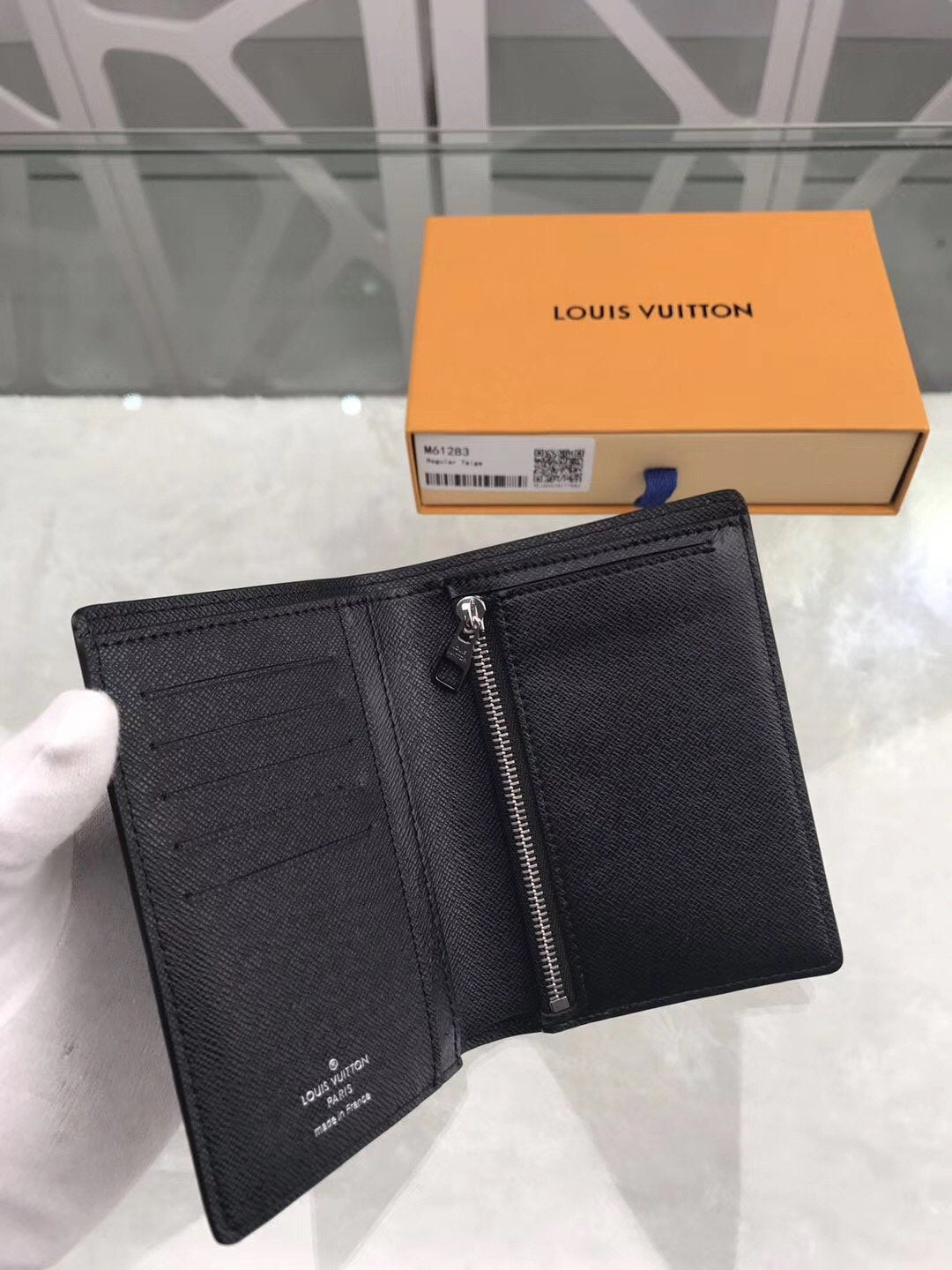 LV Regular Wallet Taiga Black - Image 4