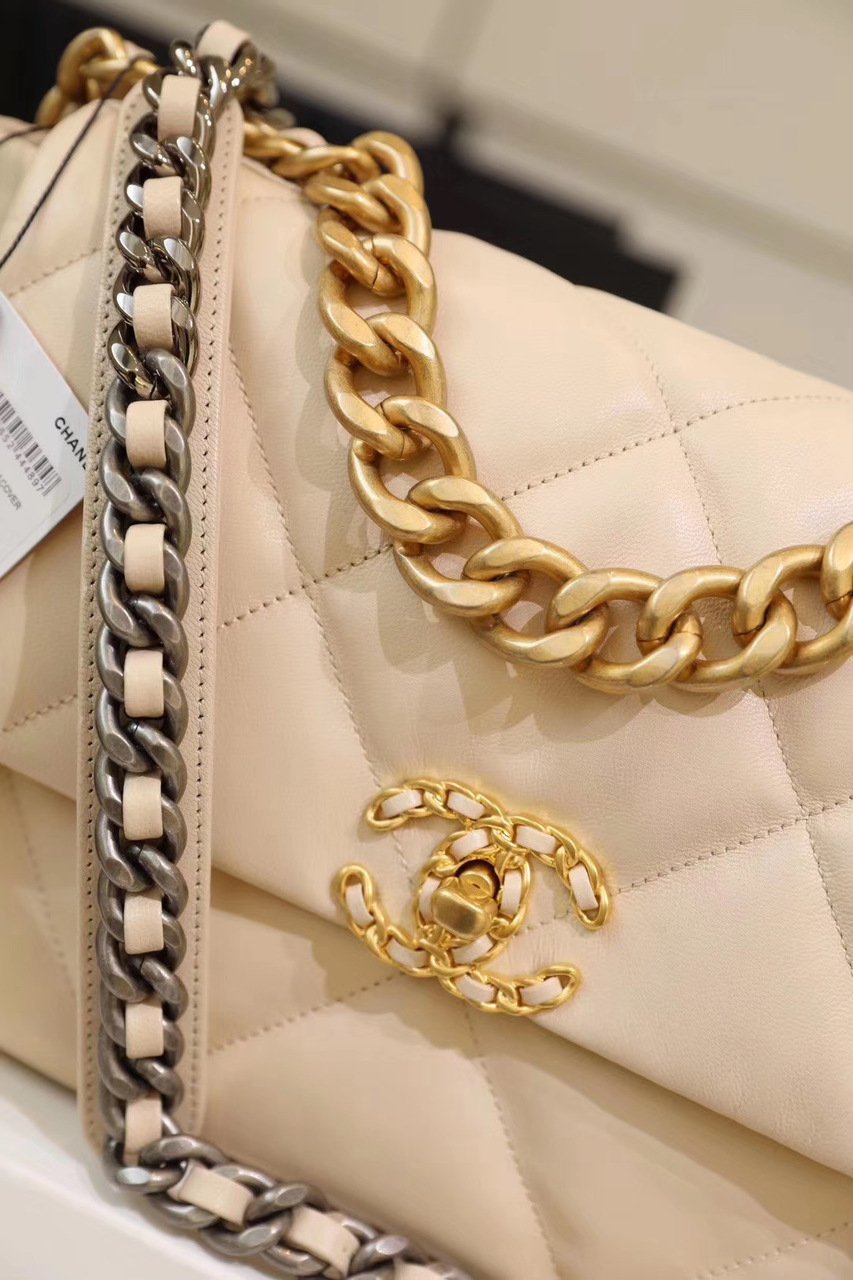 Chanel 19 Large Flap Bag Beige - Image 3