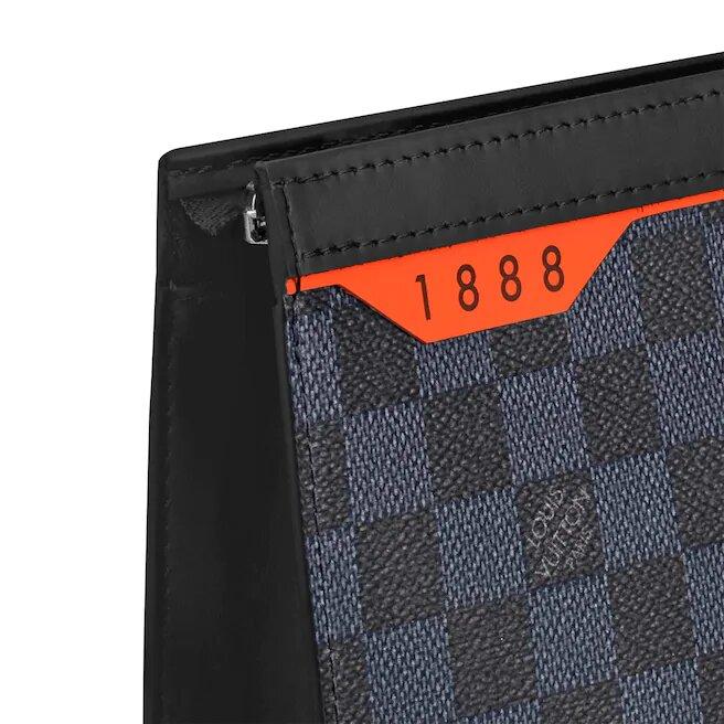LV Pochette Voyage MM Damier Cobalt Canvas Race - Image 4