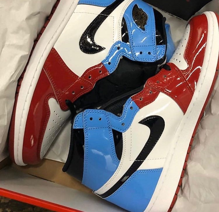 Air Jordan 1 Retro High Fearless UNC Chicago - Image 2