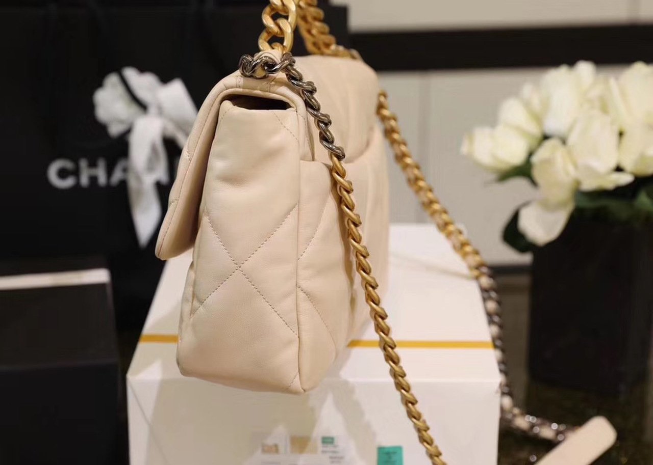 Chanel 19 Large Flap Bag Beige - Image 4