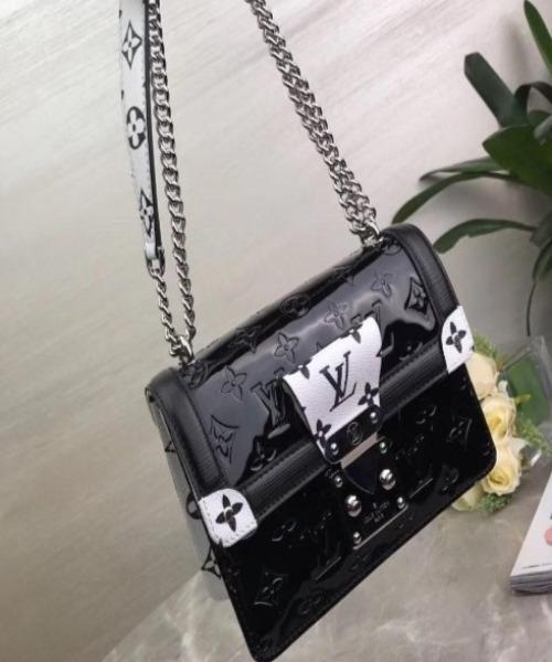 LV Wynwood Monogram Vernis Noir - Image 5