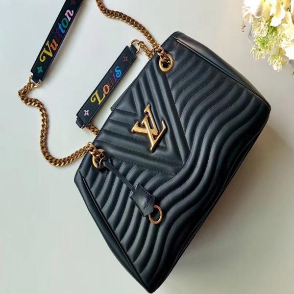 LV New Wave Chain Tote Noir - Image 4