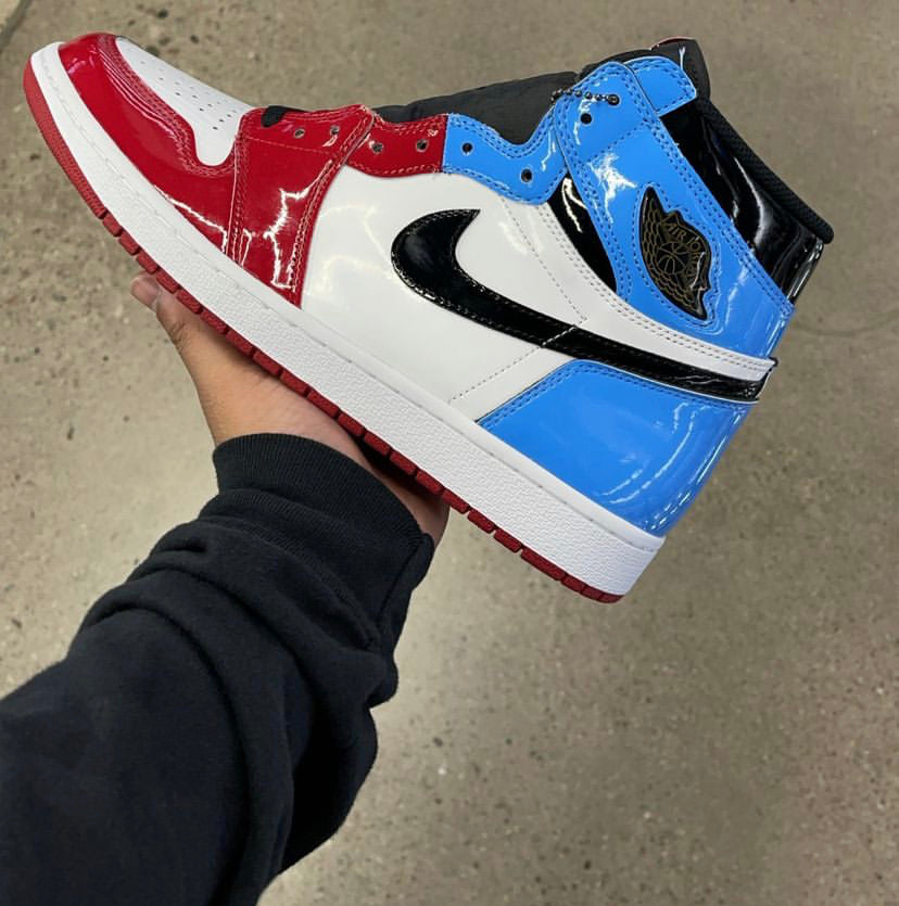 Air Jordan 1 Retro High Fearless UNC Chicago - Image 4