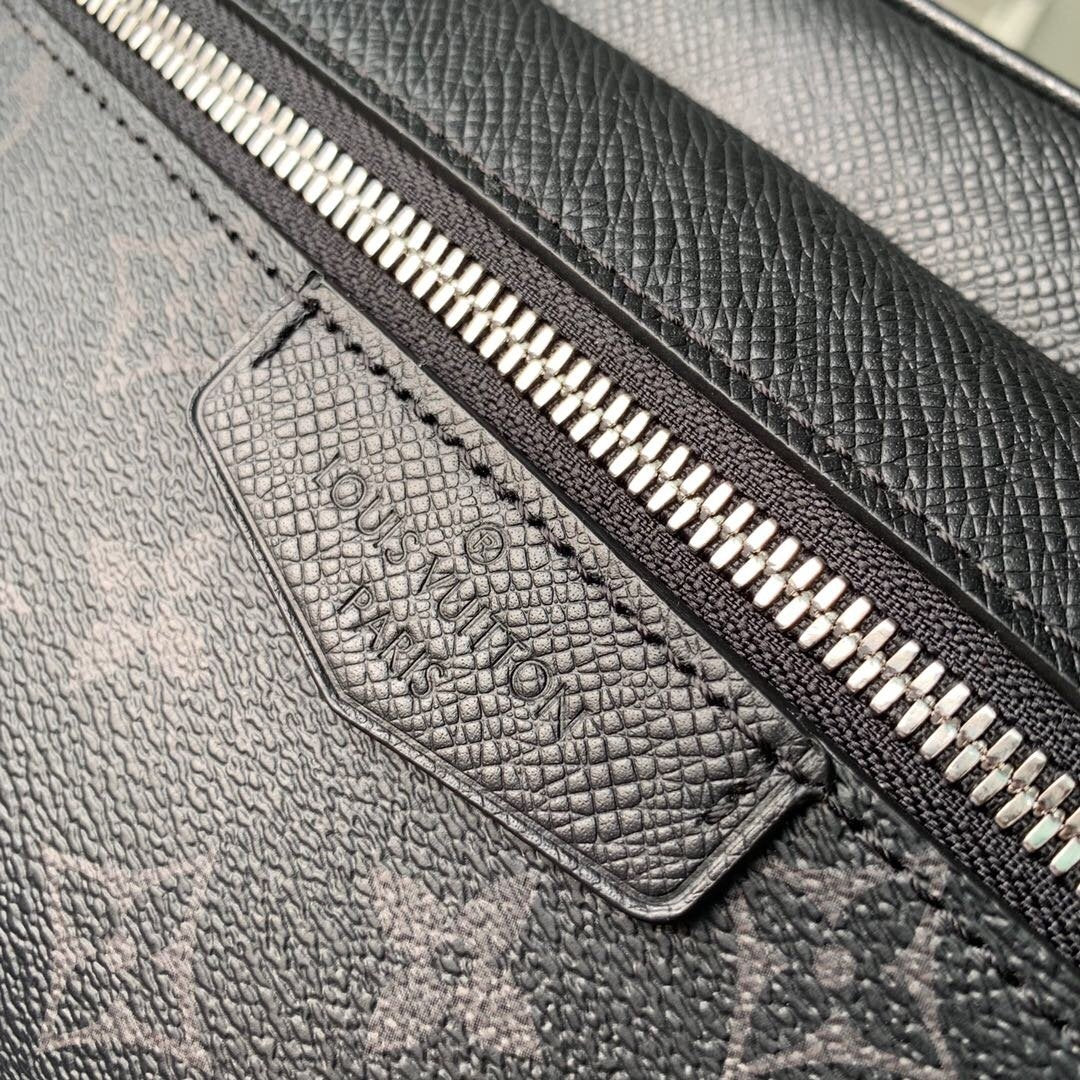 LV Outdoor Bumbag Monogram Eclipse - Image 3