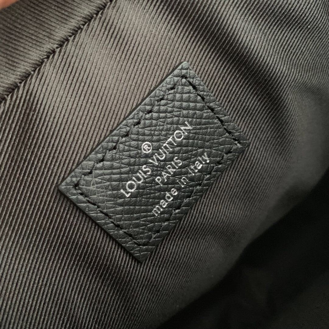 LV Outdoor Bumbag Monogram Eclipse - Image 6