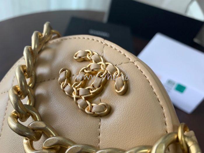 Chanel 19 Clutch With Chain Beige - Image 3