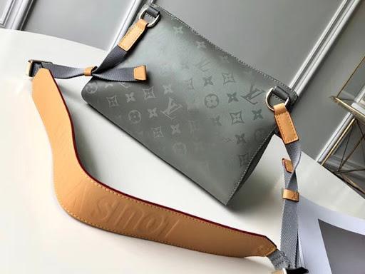 LV Messenger PM Monogram Titanium - Image 5
